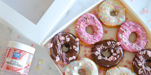 Donuts oppskrift - trinn for trinn med pyntetips
