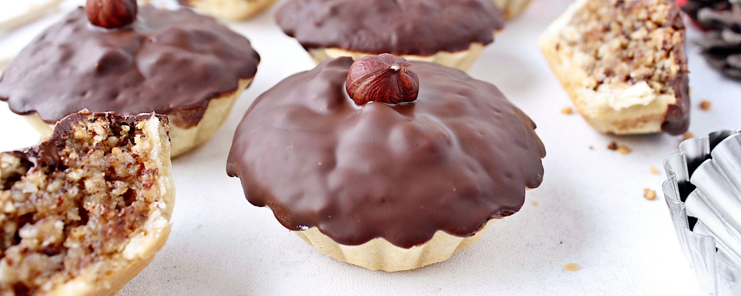 sandkaker med hasselnøttkrokan fyll