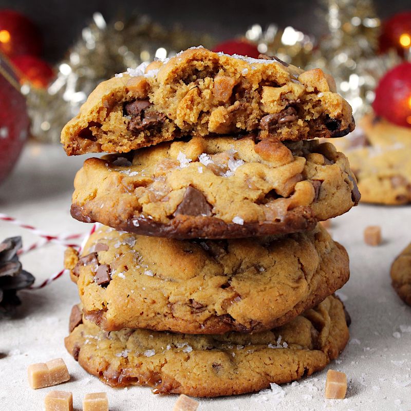 Oppskrift på chunky karamell cookies