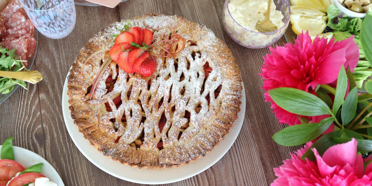 jordbær- og rabarbrapai