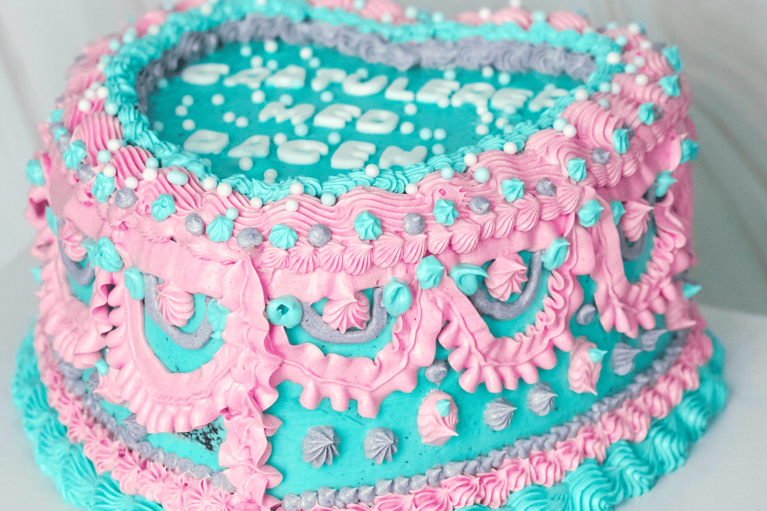 Vintage cake guide