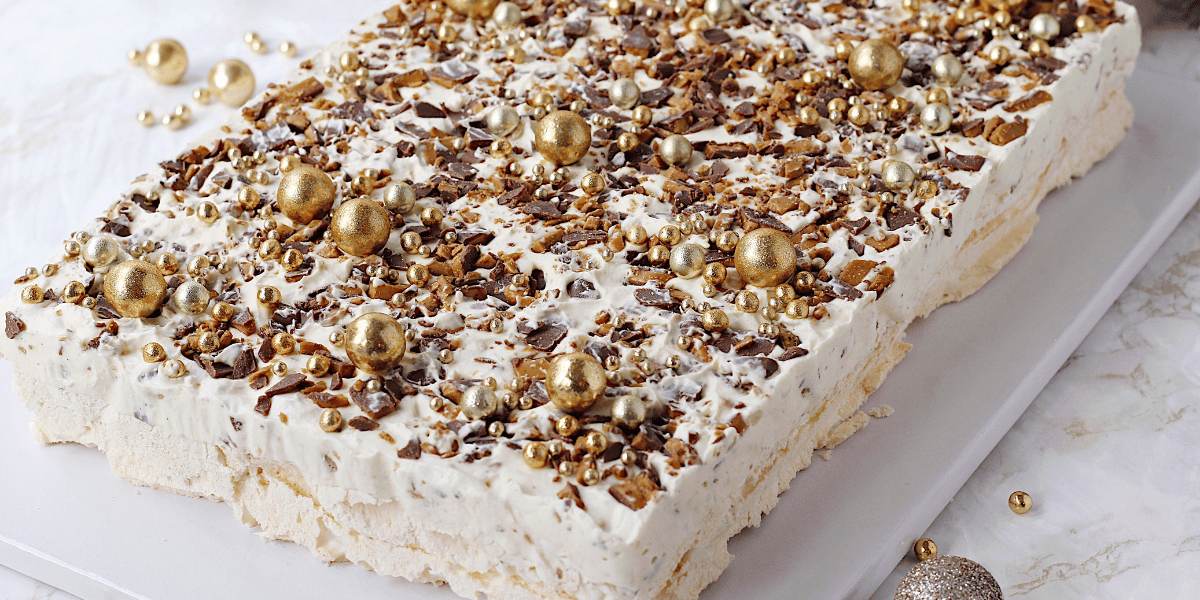 Oppskrift på Cravings By Linda’s beste daimiskake i langpanne