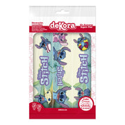 Spiselige kakebånd -Stitch & Angel- pk/3  Spiselige kakebånd med Stitch og Angel gir deg en enkel måte å pynte kaken på. Dette er sukkerark som legges rundt kanten på kaken – ingen sprøyteteknikk eller avansert utstyr nødvendig. Stripene har ferdig design med tropiske farger og Disney-karakterer, og passer både til barnebursdag og temafester. Du får tre ferdigkuttede bånd som er klare til bruk. P