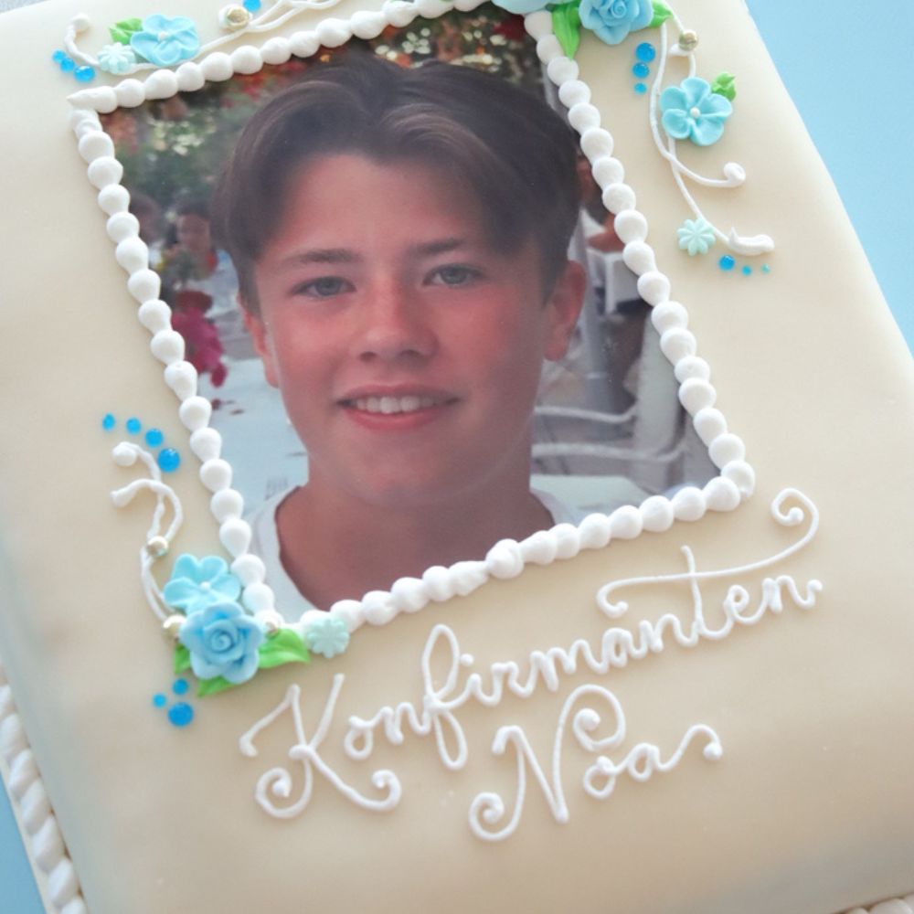 Marsipankake til konfirmasjon med hvit marsipan fra PALS