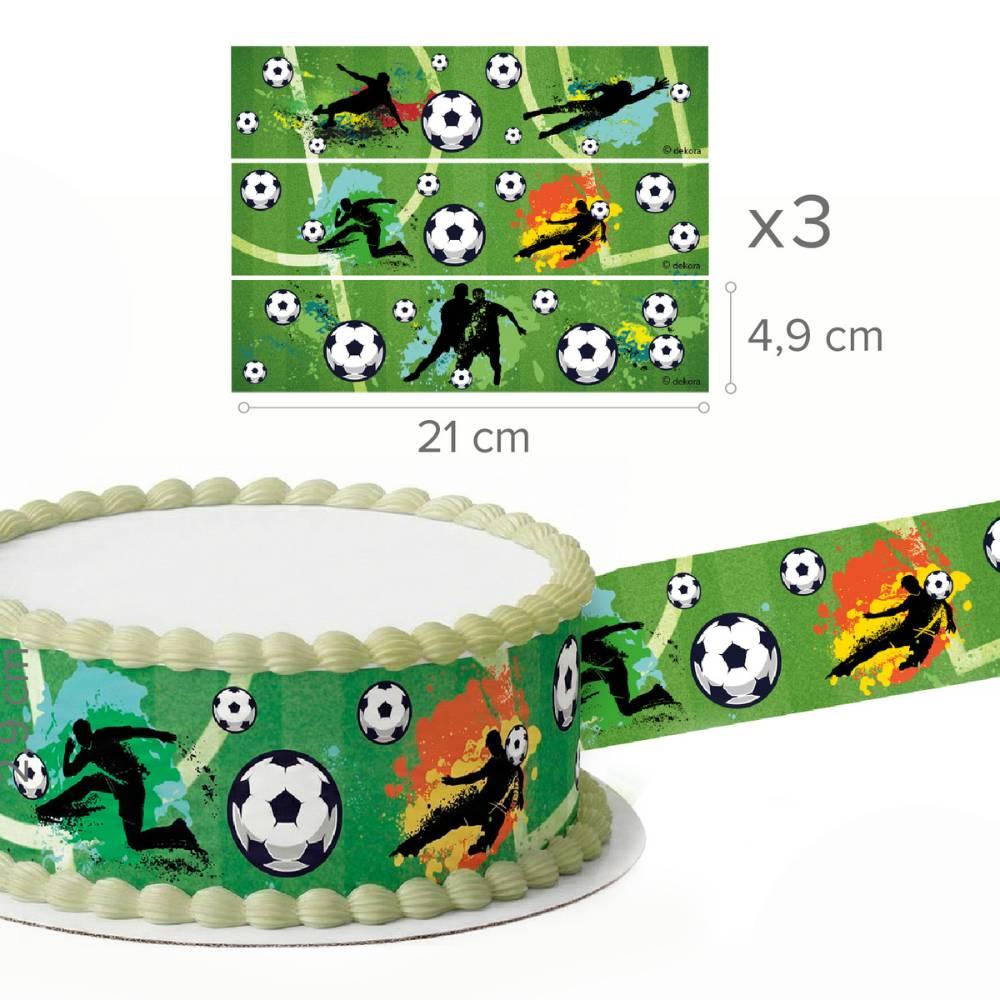 Fotball-kakebånd lagt rundt en kake