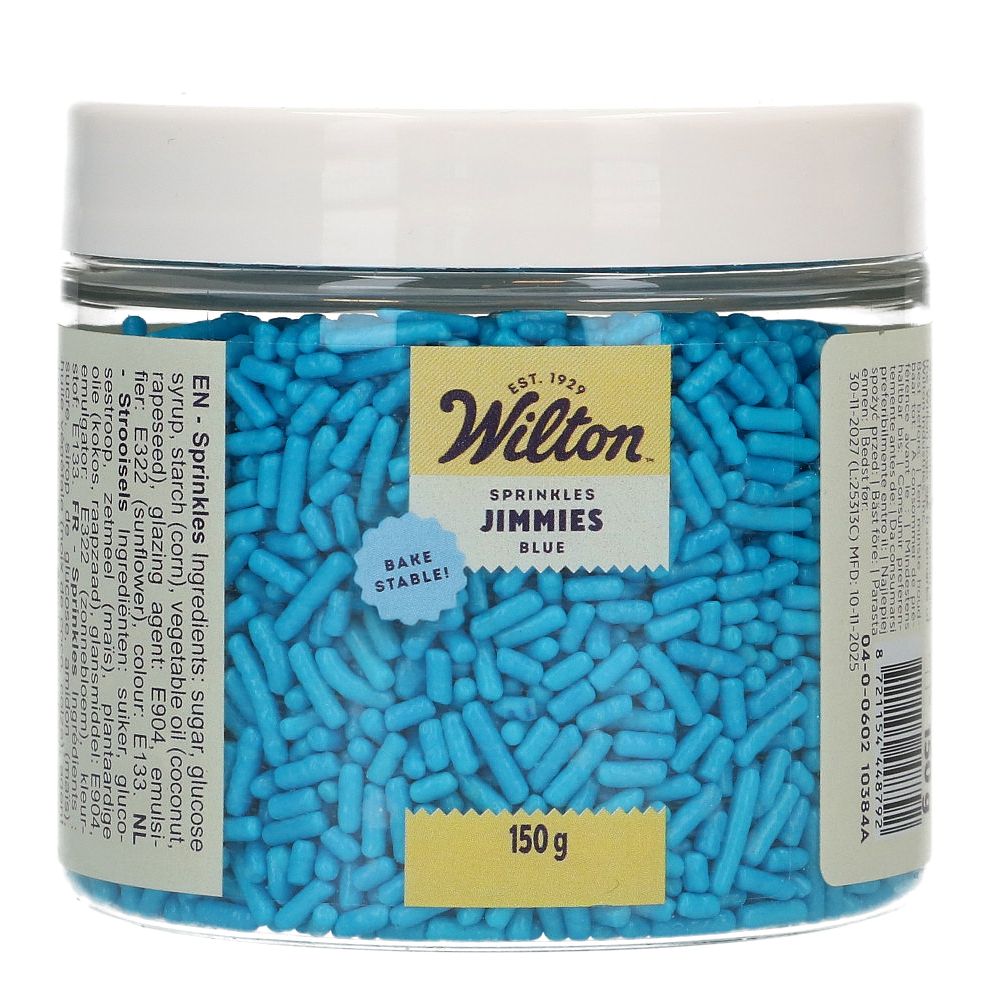 Wilton Strøssel -Jimmies-, Blå, 150g  Wilton Jimmies i blått er et høykvalitets, stavformet strøssel designet for å gi bakverkene dine et profesjonelt og fargerikt uttrykk. I motsetning til standard strøssel som ofte smelter eller "blør" farge inn i røren, er disse spesialutviklet for å være stekebestandige. Dette betyr at kakene dine ser like fantastiske ut på innsiden som på utsiden! 
  Key Feat