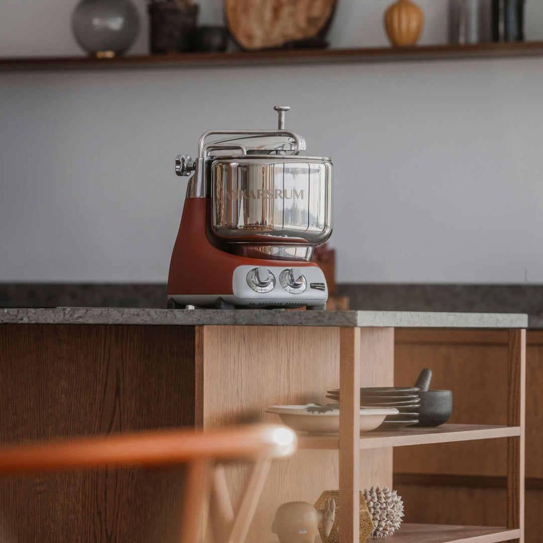 Ankarsrum assistent kjøkkenmaskin Rustic Maroon (Kastanjebrun)