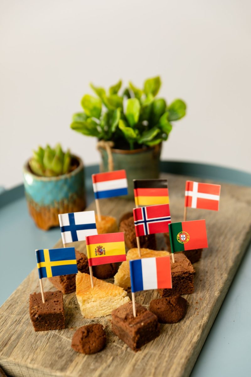 Internasjonale flagg på trepinner