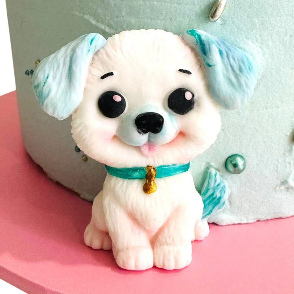 Kakedekorasjon hund i fondant, laget i hunde-molde fra Katy sue