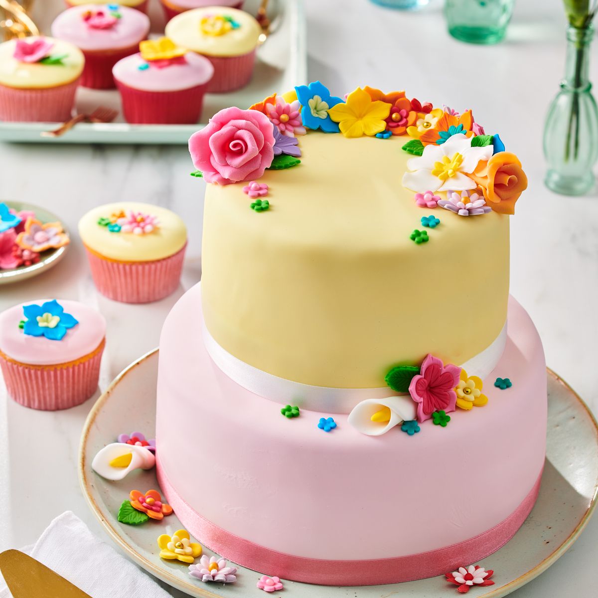 Rød fondant med jordbærsmak fra FunCakes, 250g