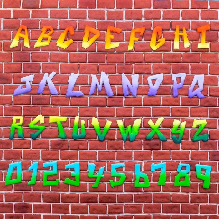 FMM aflabet og nummer utstikker i graffiti stil