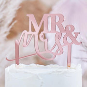 Ginger Ray kaketopp i rosegull med teksten mr &amp; mrs