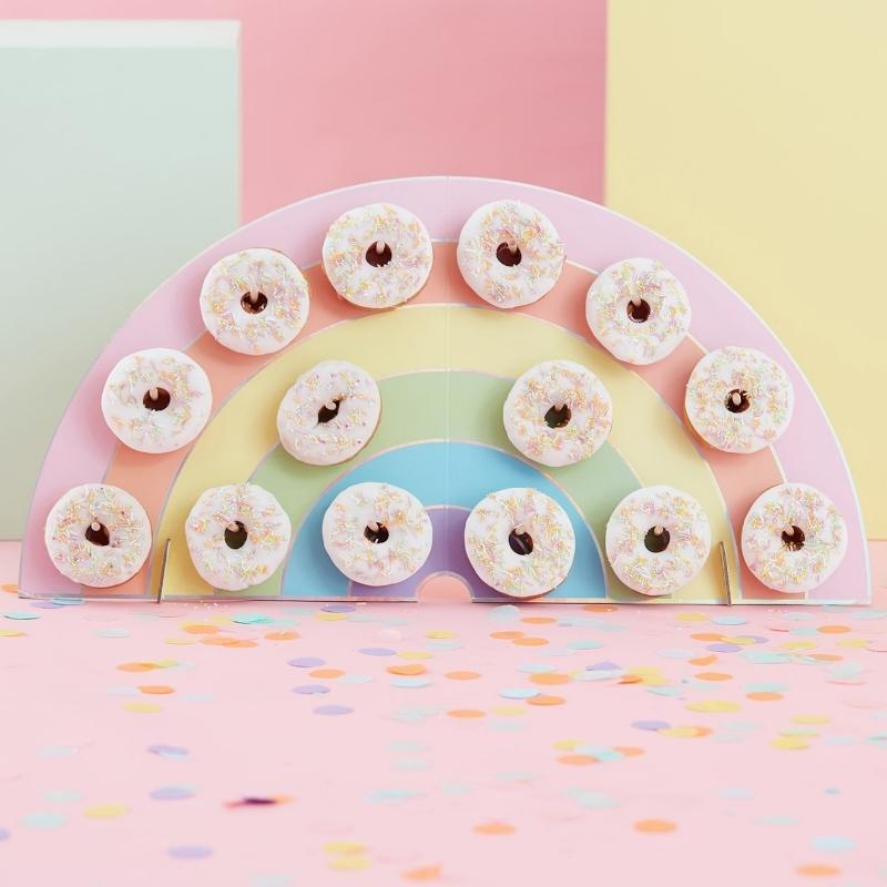 Ginger Ray donutvegg i regnbue for med regnbuens farger