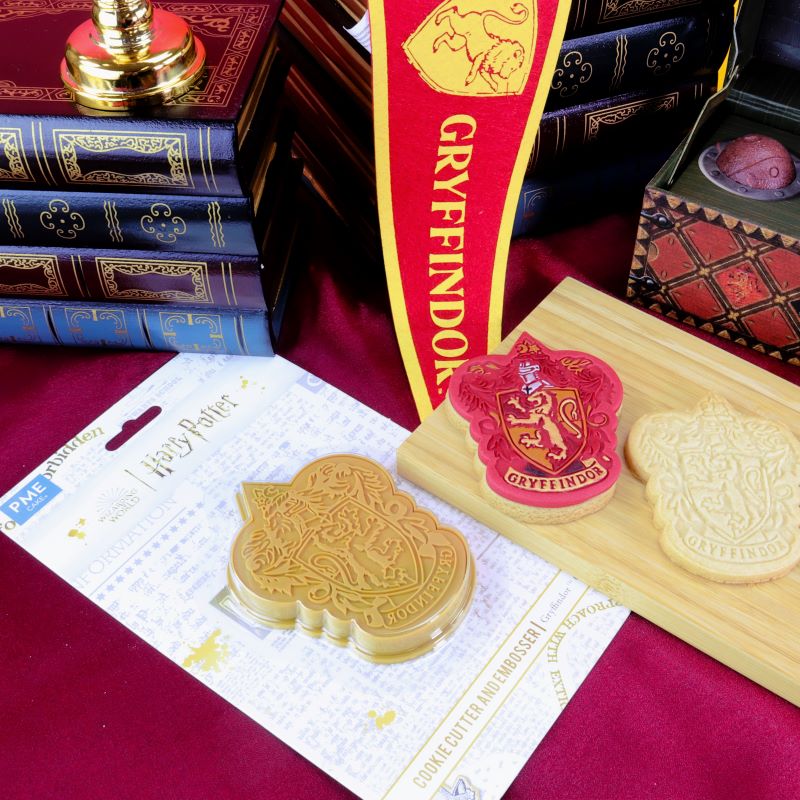 Harry Potter Utstikker med embosser -Gryffindor Logo-