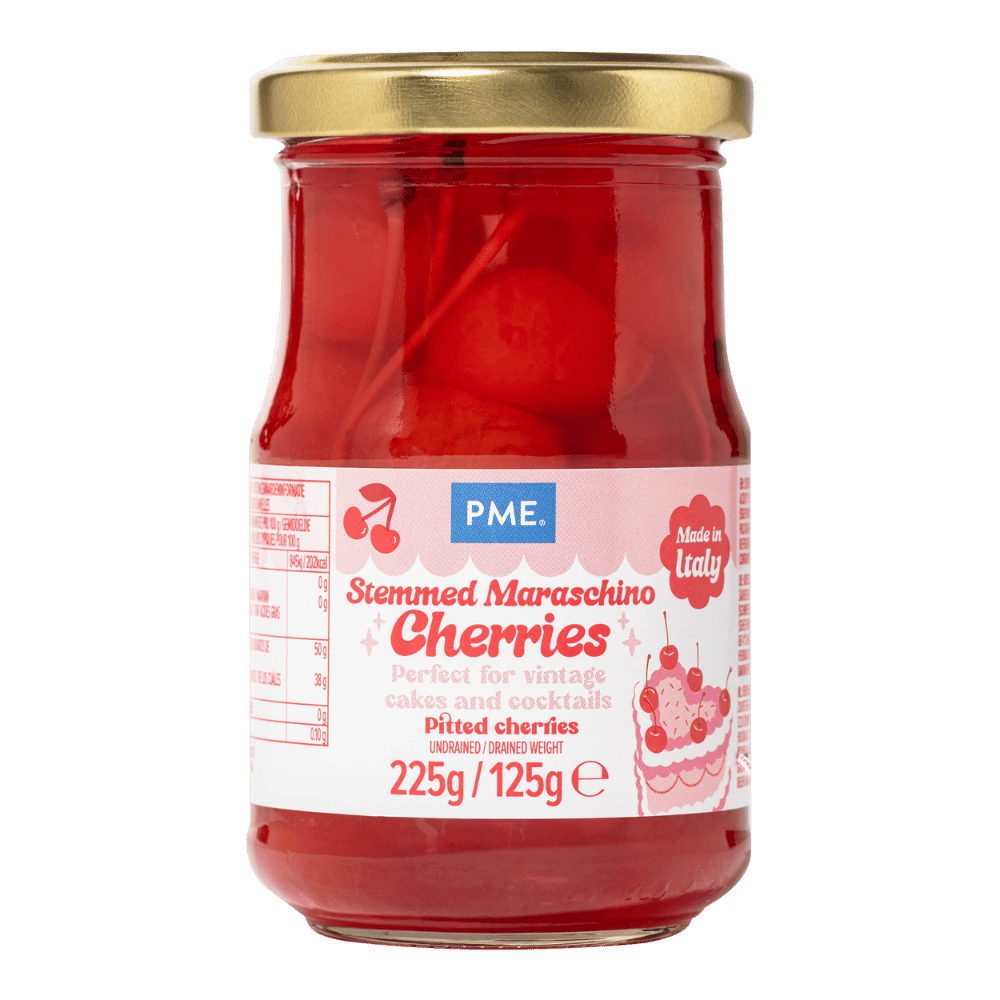 Hermetisk kirsebær - Maraschino-kirsebær 225g <p data-start="1984" data-end="2321">Hermetisk kirsebær fra PME. Rødstilket maraschino kirsebær er den perfekte prikken over i-en på kaker, bakverk, cocktails og desserter. Disse kirsebærene er konservert i en søt sirup som bevarer den rike smaken og saftige teksturen. Deres livlige rødfarge og lange stilker gjør dem både estetisk tiltalende og enkle å