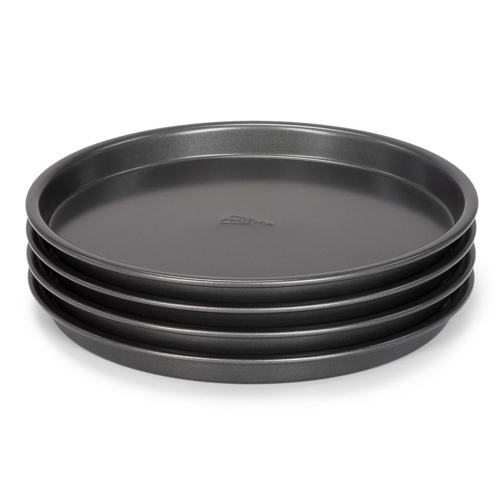 Patisse kakeform flerlagskake rund 20cm pk/4 Lag ei nydelig flerlagskake, regnbue kake, ombre kake og mer med dette praktiske settet fra Patisse. Settet inneholder 4 separate kakeformer som kan stables på hverandre.  Størrelse: 20 cm i diameter og 1,6 cm i høyde.  Bruk: smør kakeformen lett før hvert bruk. Før førstegangsbruk anbefales det å bake de tomme formene i ca 10min i stekeovnen ved 180 gr