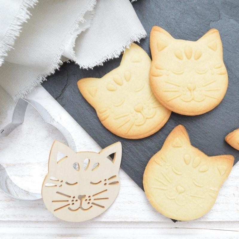 Scrapcooking utstikker og embosser til katt