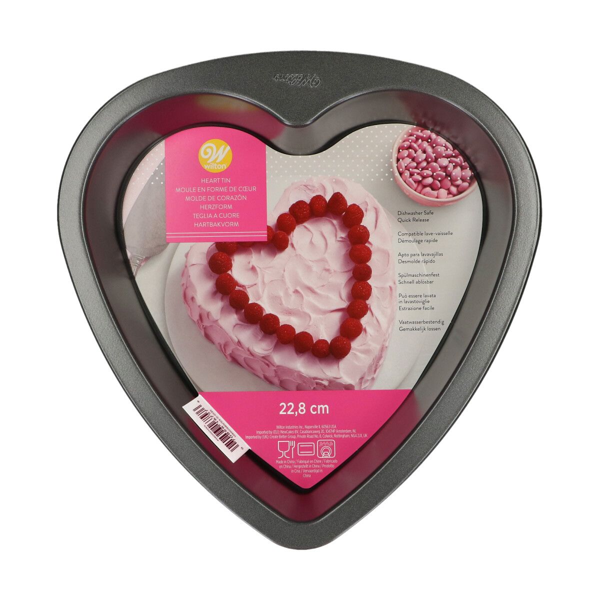 Wilton Hjerteform 22cm  La kjærligheten skinne gjennom bakekunsten din! Med Wilton Heart Pan 22cm får du den perfekte hjerteformede kakeformen som gjør hver anledning ekstra spesiell. Enten du baker til Valentinsdag, morsdag, bryllup eller bare vil vise noen du er glad i at du tenker på dem – denne kakeformen er din nye favoritt i bakeskrinet. 
  Kvalitet som varer 
 Wilton er et anerkjent merke 