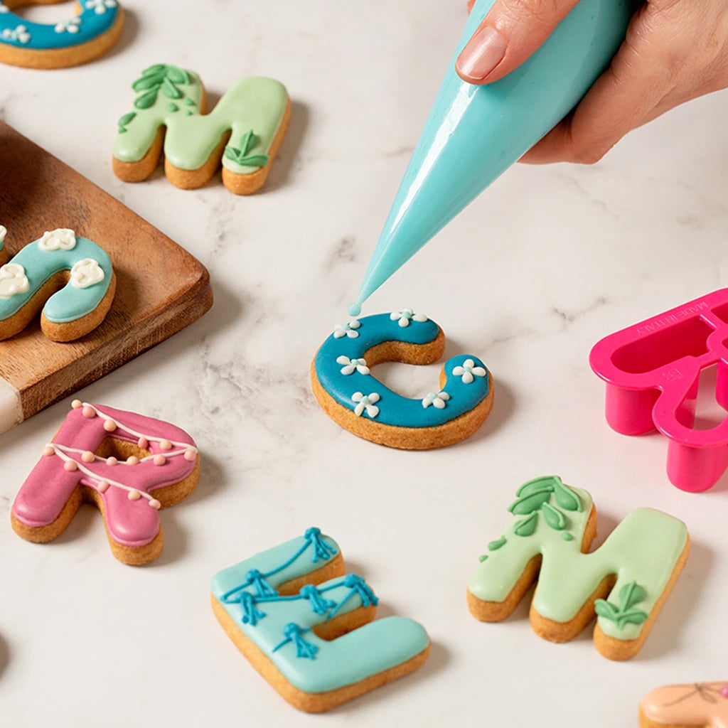 Decora mini sprøytepose brukt til fine detaljer på kjeks