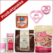 Produktpakke til hjertedonuts Lag de nydeligste hjerteformede donuts, og dekorer med spenstige farger og nydelig strøssel.  Pakken inneholder følgende:  1 pakke<a href="https://slikkepott.no/produkt/donututstikker-hjerte/"> Donut hjerteutstikkere (2 utstikkere)</a>  1 stk <a href="https://slikkepott.no/produkt/happy-sprinkles-strosselmiks-pastel-simplicity-90g/">FunCakes Nonpareils pastel</a>  1 s