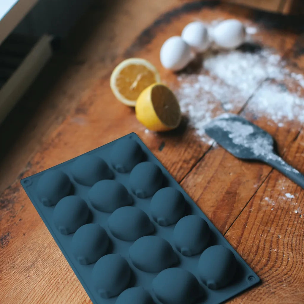 Sitronform i silikon fra Dorre med ferdig sitrondessert