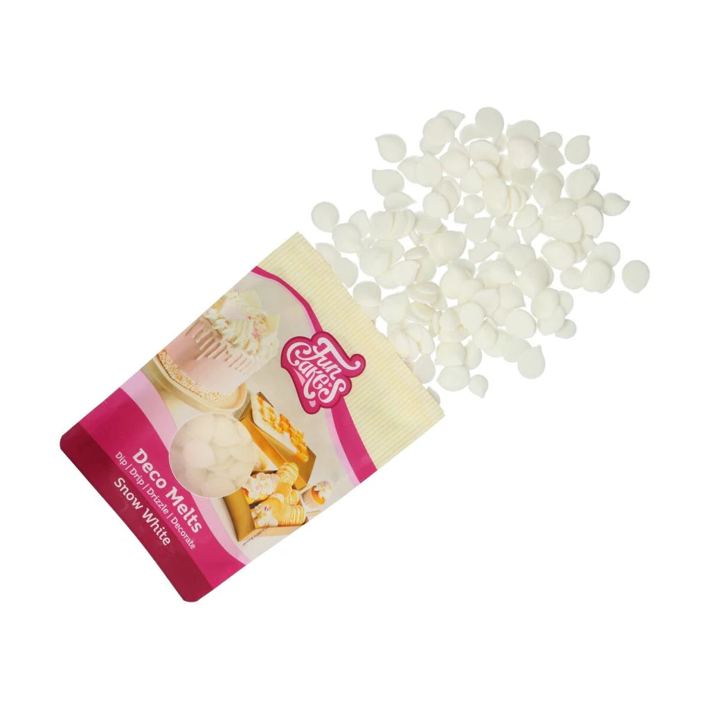 Snøhvite FunCakes Deco Melts ved siden av den åpne posen