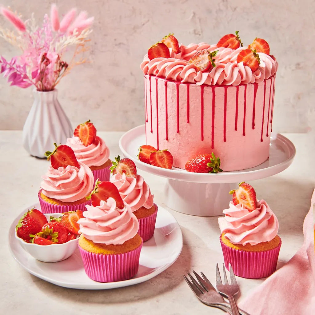 Cupcakes pyntet med FunCakes Enchanted Cream Jordbær