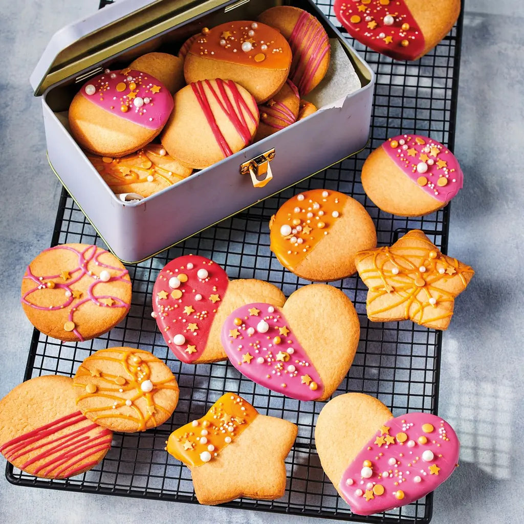 Dekorerte kjeks laget med FunCakes kjeksblanding