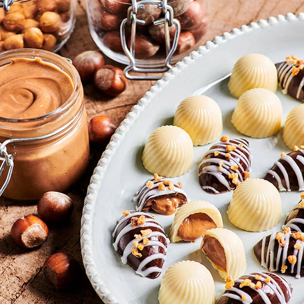 Konfekt fylt med FunCakes pralinéfyll med hasselnøtt