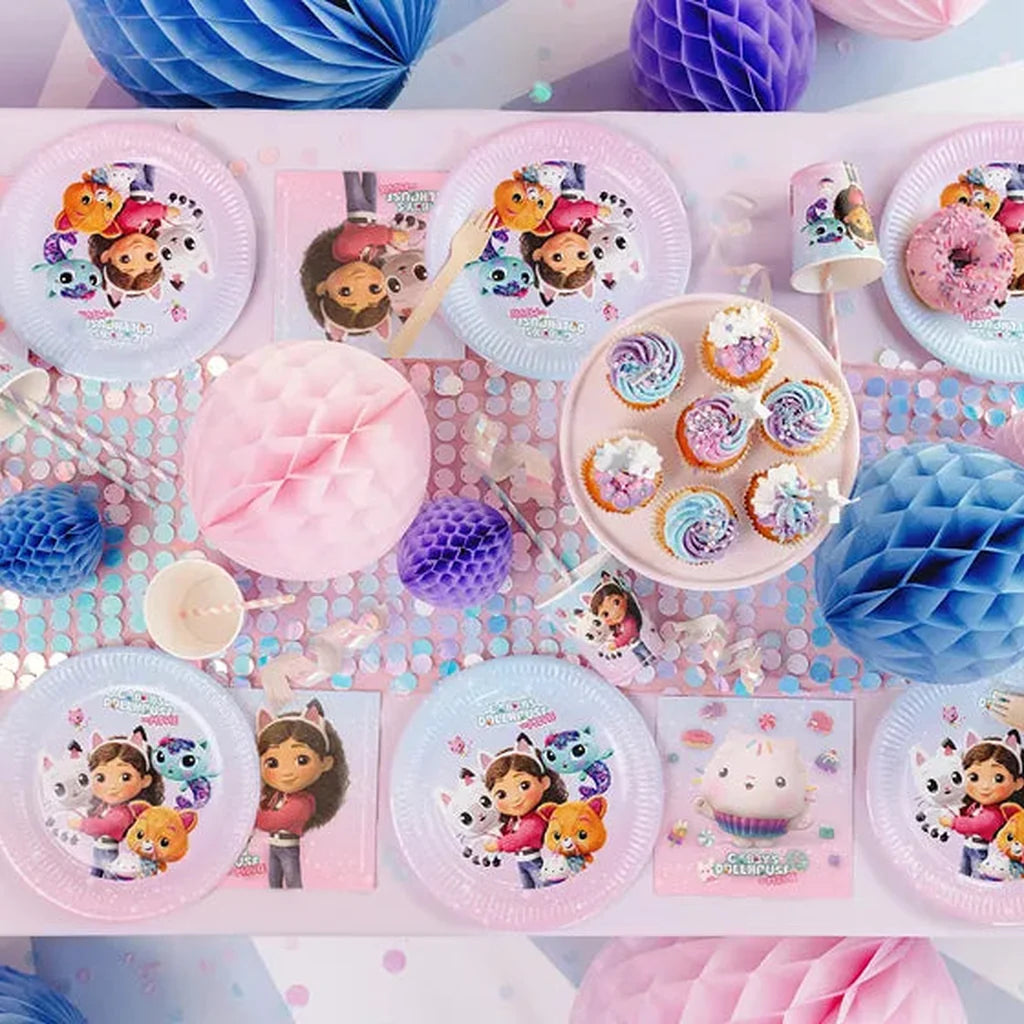 Festbord med Gabby’s Dollhouse The Movie papptallerkener og kaker