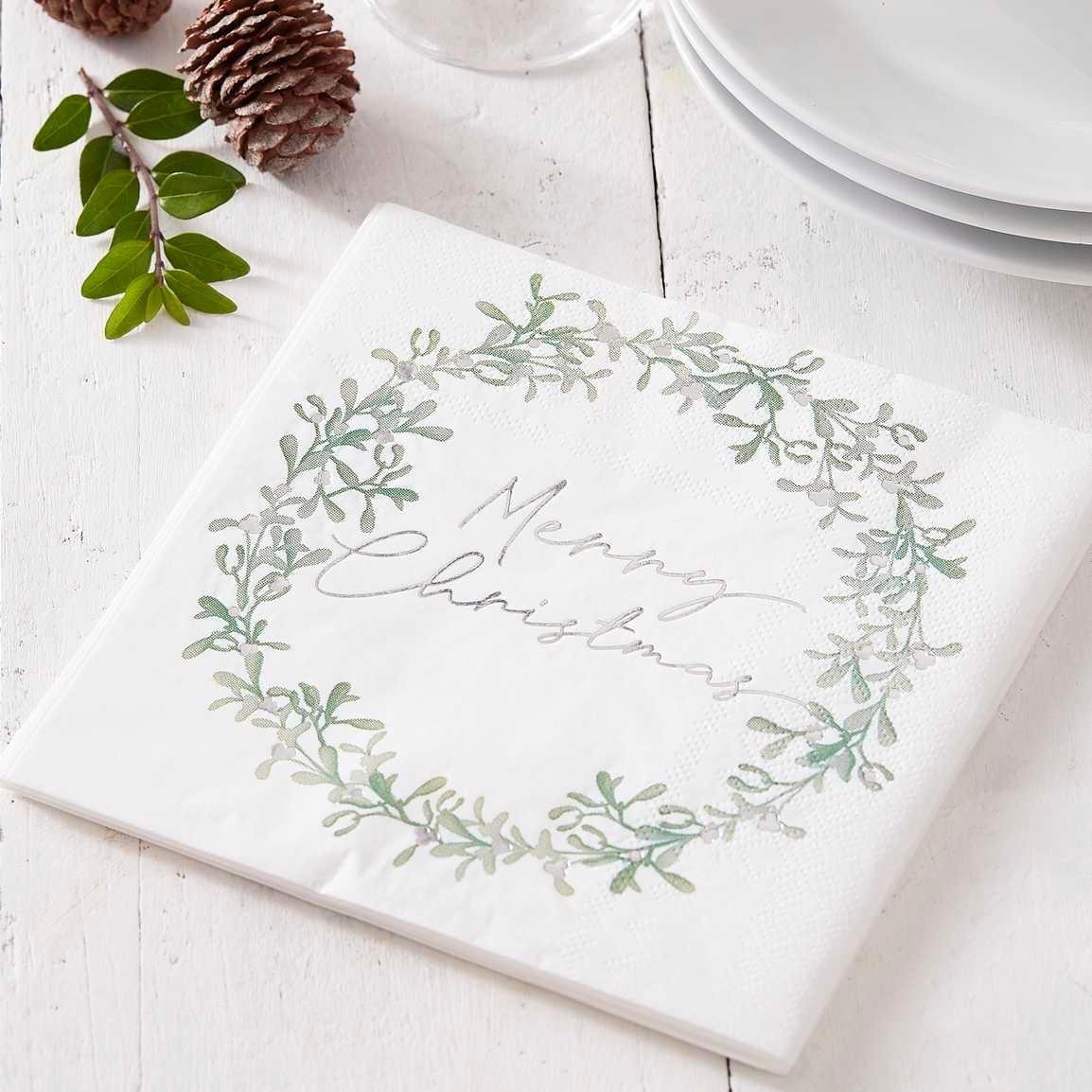 servietter med krans og teksten merry christmas til jul