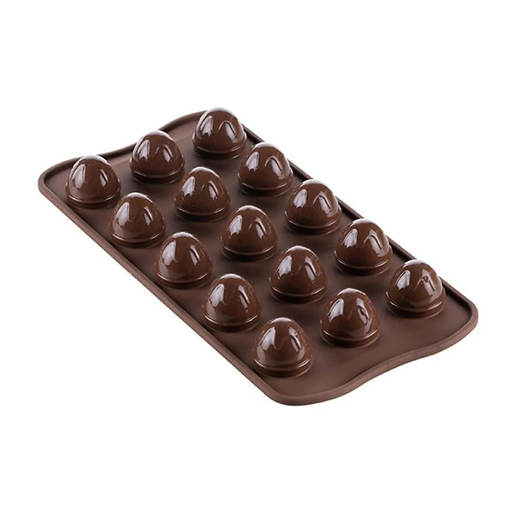 Brun Silikomart-konfektform Drop med 15 eggformede hulrom