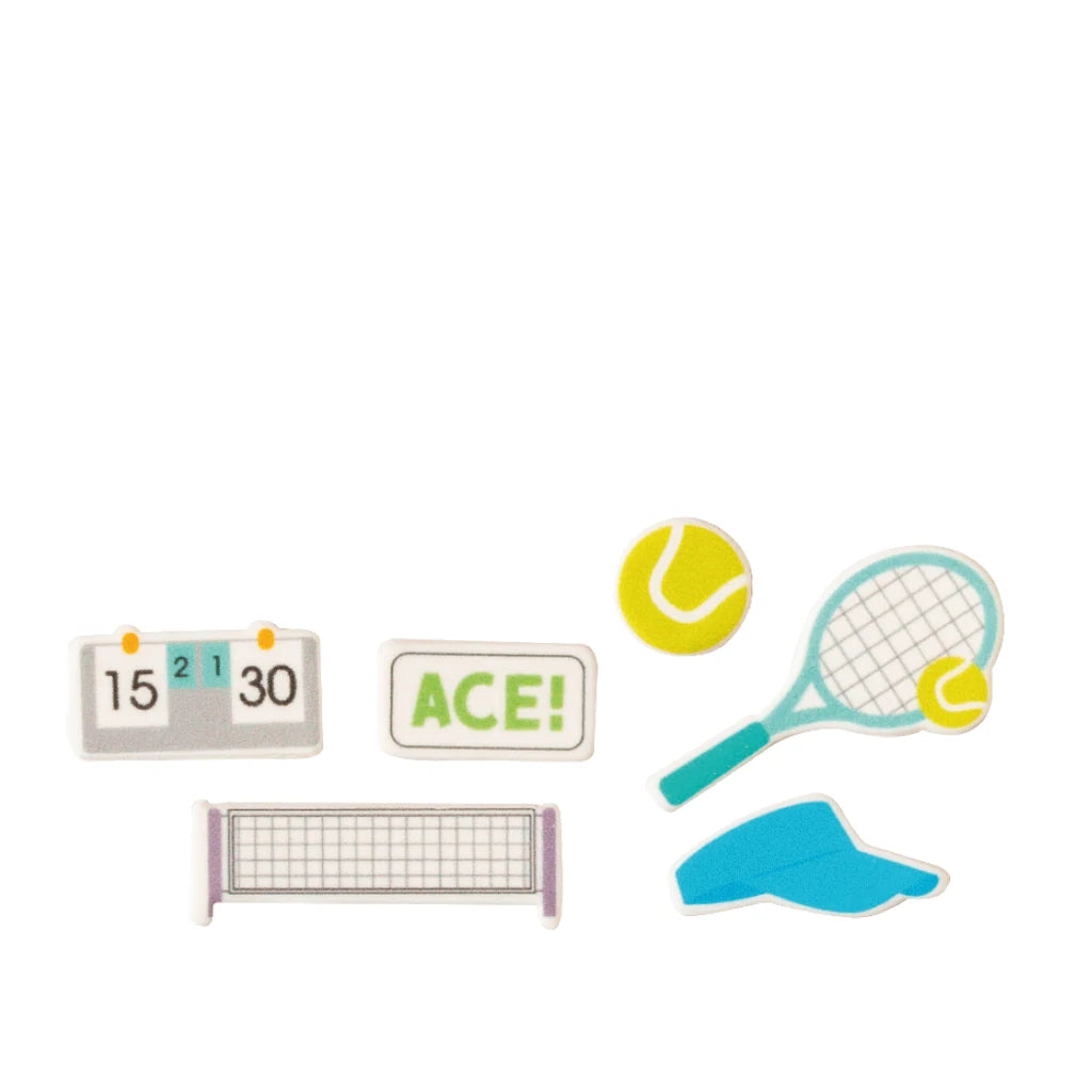 Decora DecoKit Tennis – 12 spiselige 2D sukkerdekorasjoner med racketer, baller og tennisdetaljer