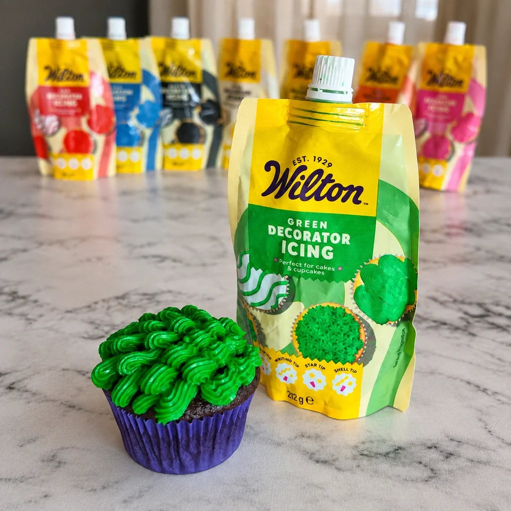 Wilton grønn frosting med dekorert cupcake