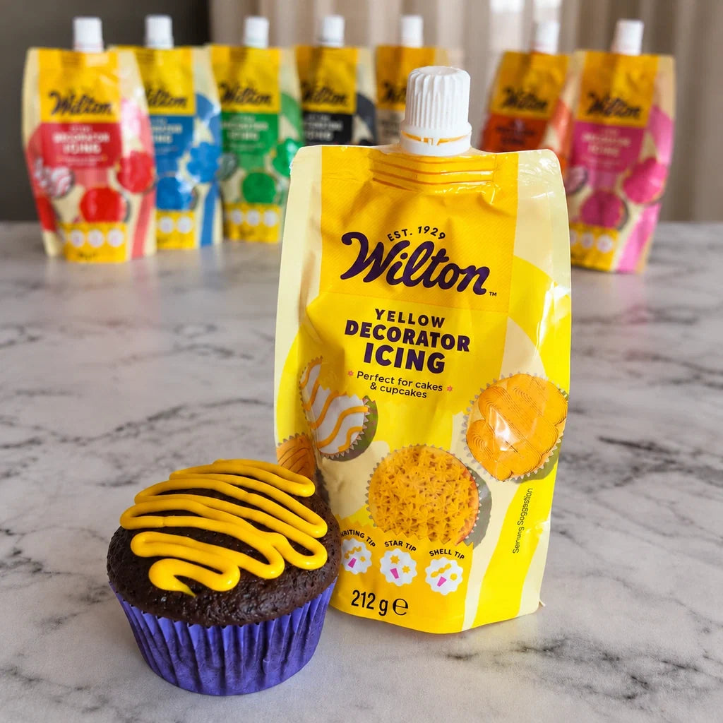 Wilton gul frosting med dekorert cupcake