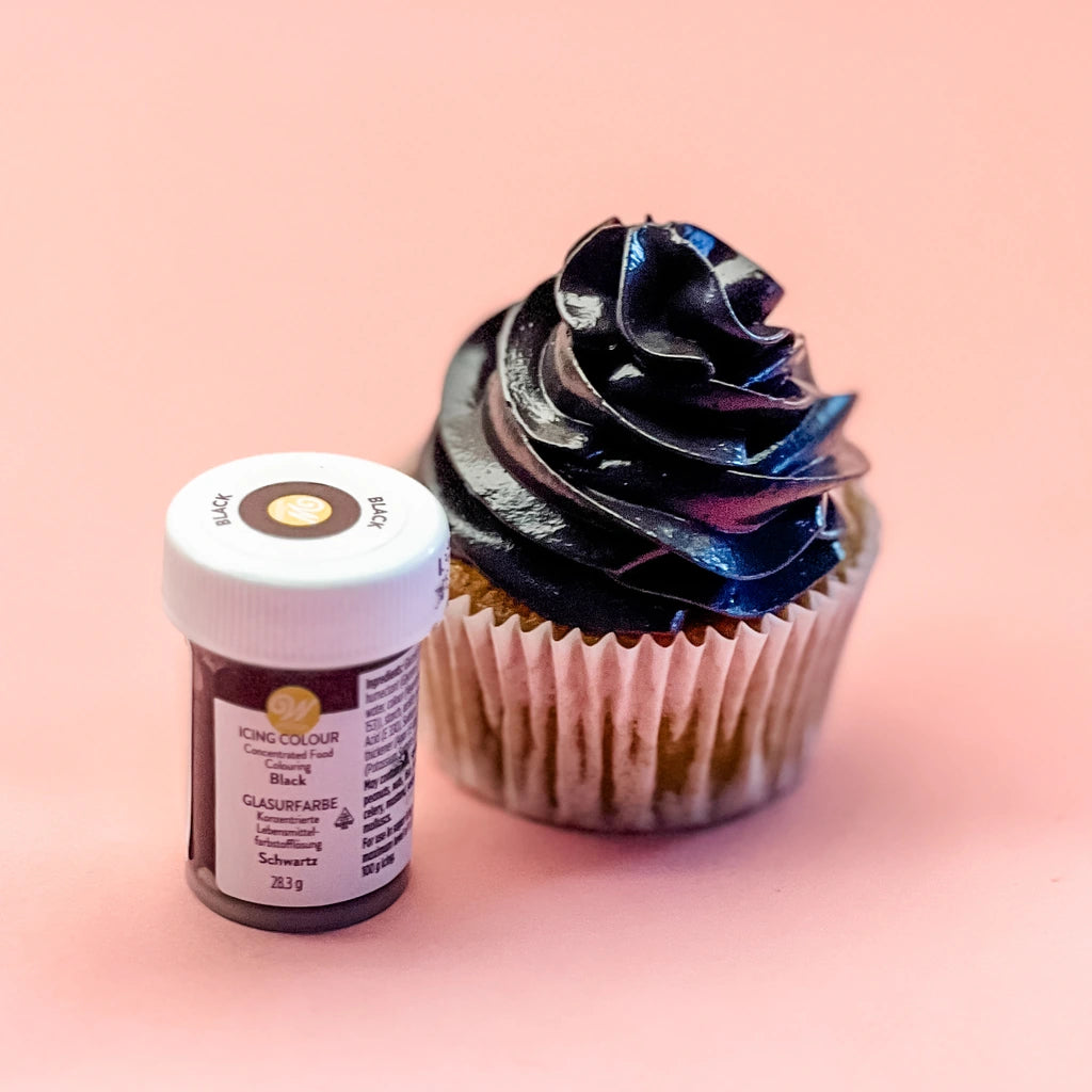 Wilton pastafarge Svart med cupcake dekorert med svart krem