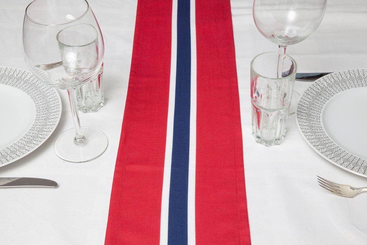 Bordløper norsk flagg til 17. mai
