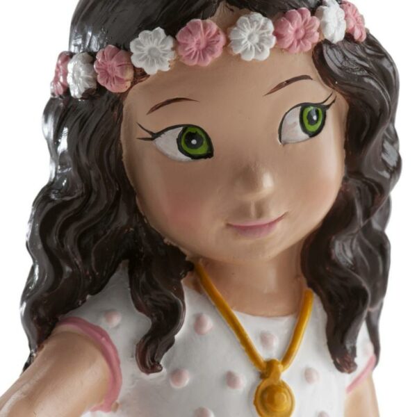 DeKora kaketopp jente med brunt hår og grønne øyne