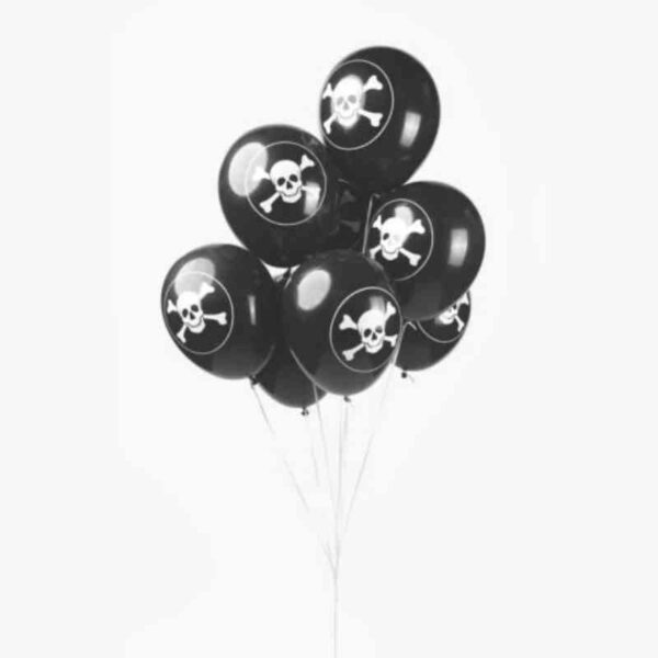 Svarte store ballonger med hvitt trykk med hodeskalle. Pakken inneholder 8 stk