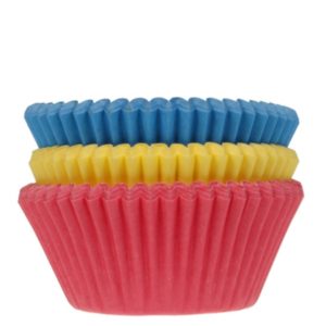 muffinsformer i primærfargene rød, blå og gul