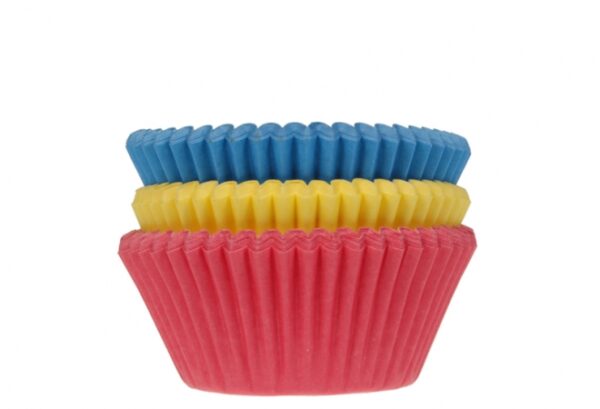 muffinsformer i primærfargene rød, blå og gul