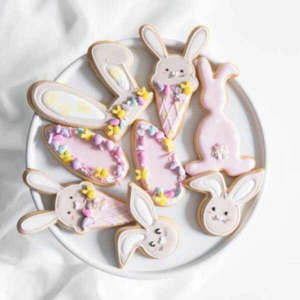 Kjeks til påske dekorert med påske kakestrø fra Happy Sprinkles